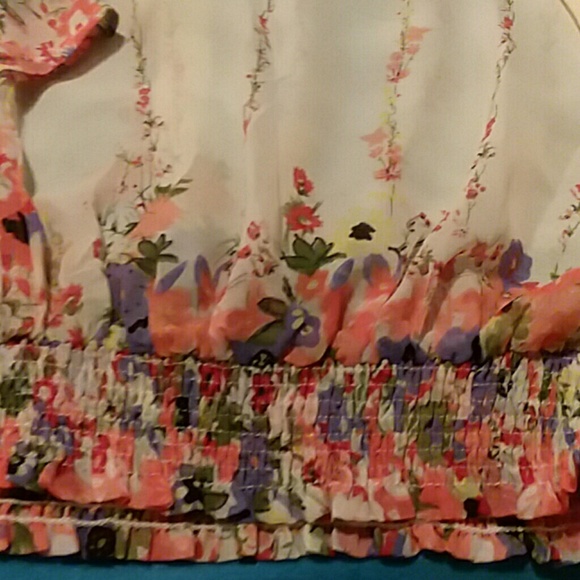 💐Beautiful sheer blouse!!💐 - Picture 3 of 5